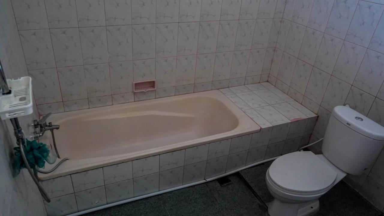 Hotel Pondok Putri Batukaras Exteriör bild