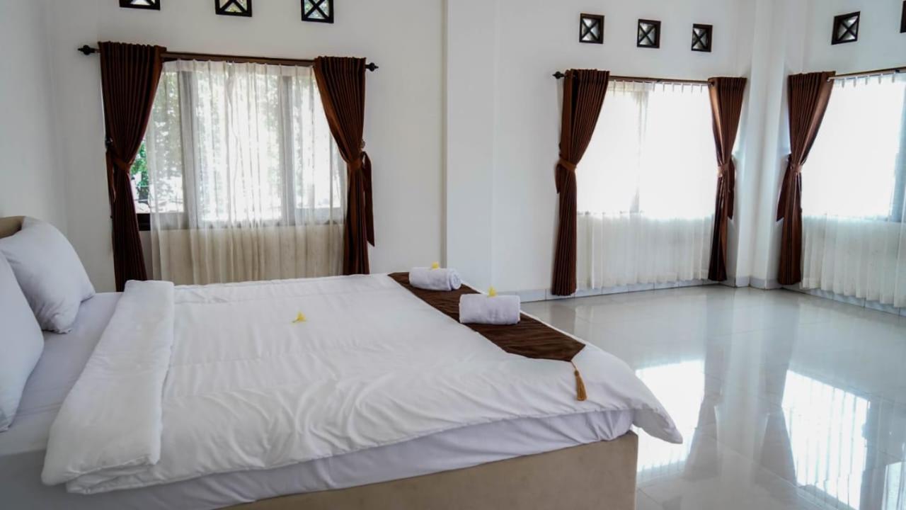 Hotel Pondok Putri Batukaras Exteriör bild