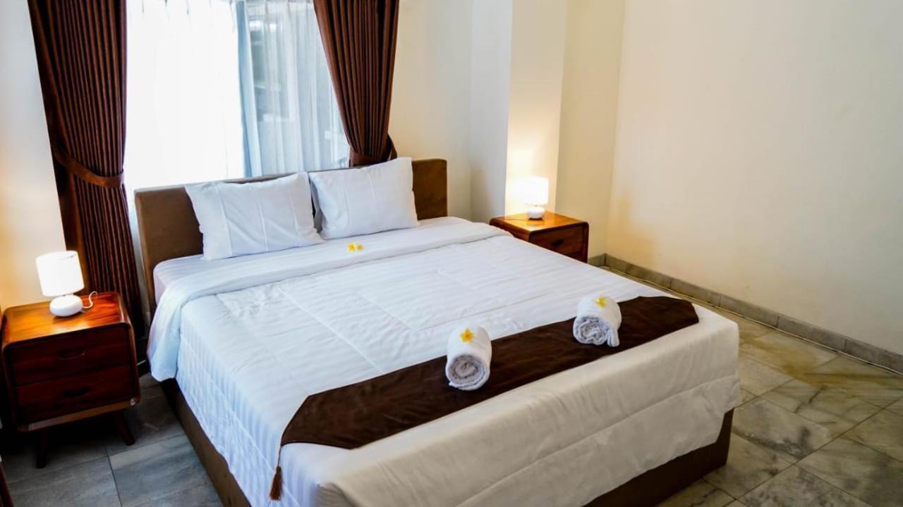 Hotel Pondok Putri Batukaras Exteriör bild