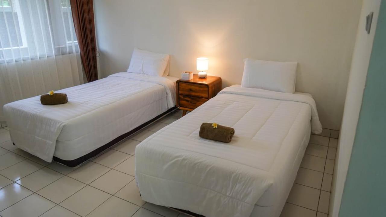 Hotel Pondok Putri Batukaras Exteriör bild