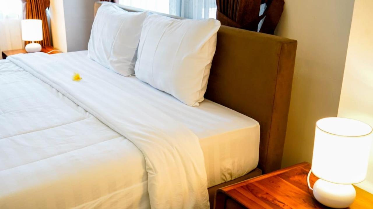 Hotel Pondok Putri Batukaras Exteriör bild