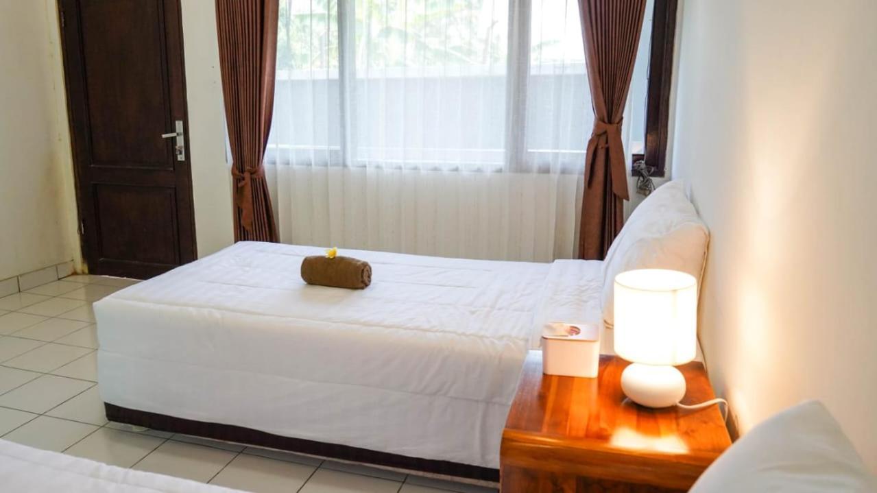 Hotel Pondok Putri Batukaras Exteriör bild
