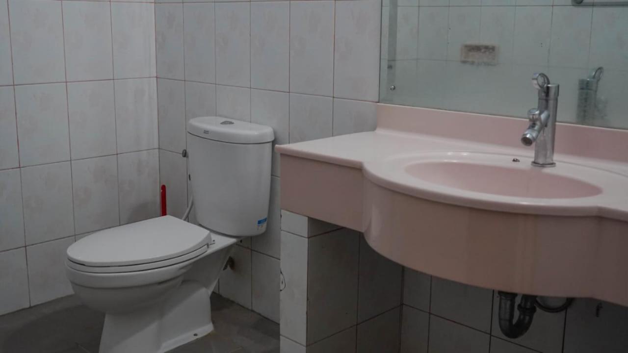 Hotel Pondok Putri Batukaras Exteriör bild